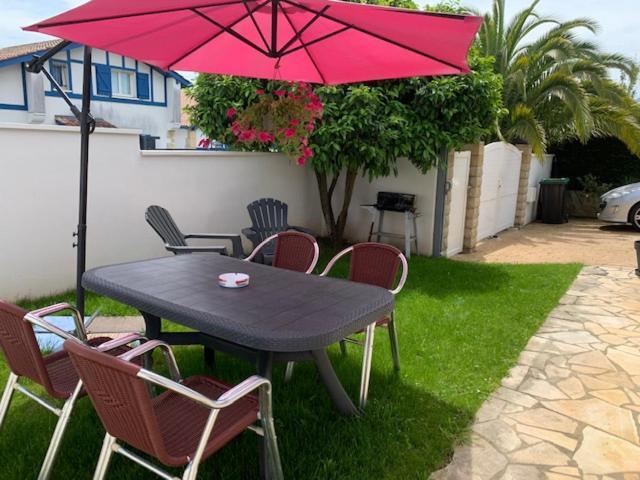 Les Hirondelles 2Km De La Plage-Jardin-Wifi-Parking-Draps Et Serviettes Hendaye Kültér fotó